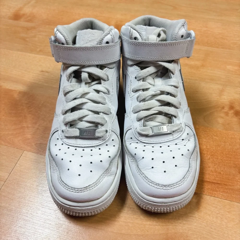 Nike White Air Force 1 Mid Hook & Loop Closure Lace Up Sneakers Kids 4.5